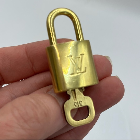 LV Lock/Key #313 - Picture 5 of 5